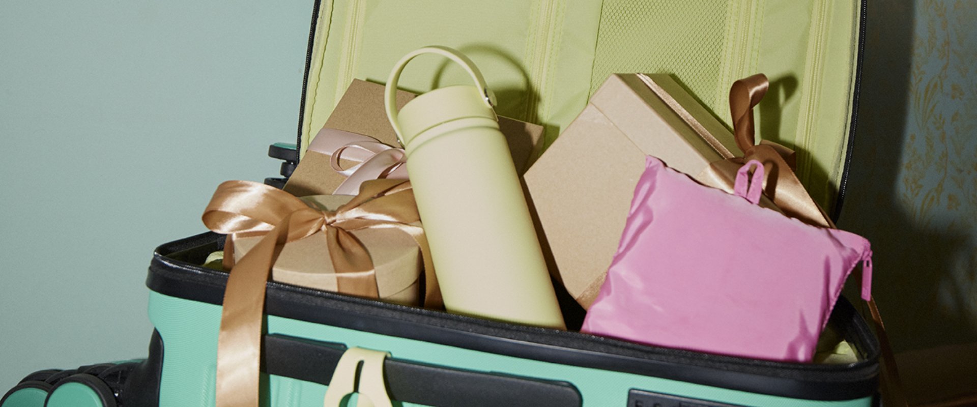 Travel Christmas Gifts - Overnight Bags & More - Strand NZ – Strandbags New  Zealand